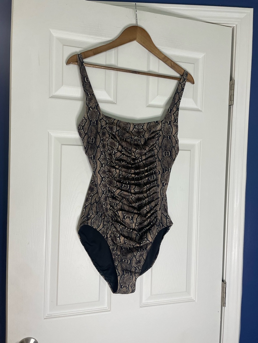 Calvin Klein Womens one-piece swimsuit Snakeskin print - size 12